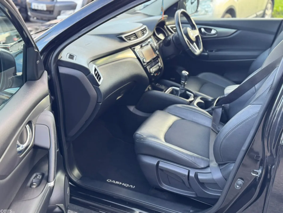 Nissan Qashqai MPV, Diesel, 2019, Black