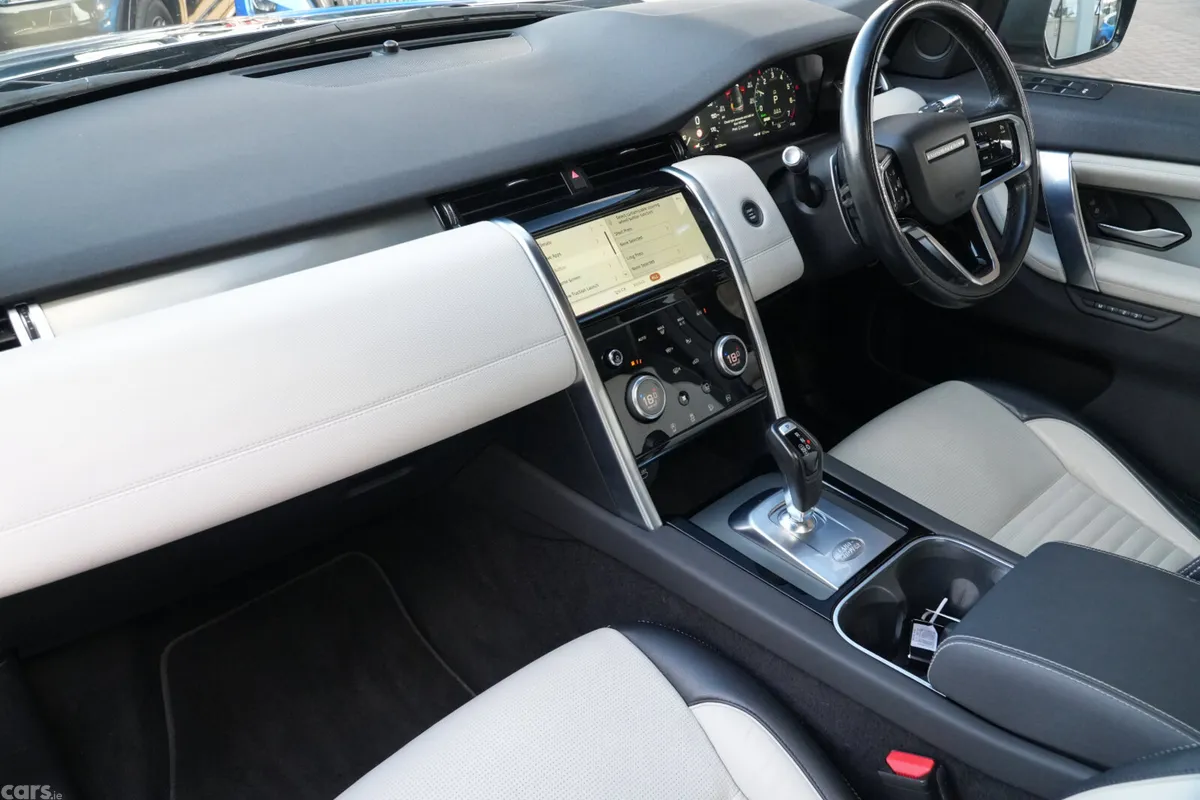 Land Rover Discovery SUV, Petrol Hybrid, 2022, Grey