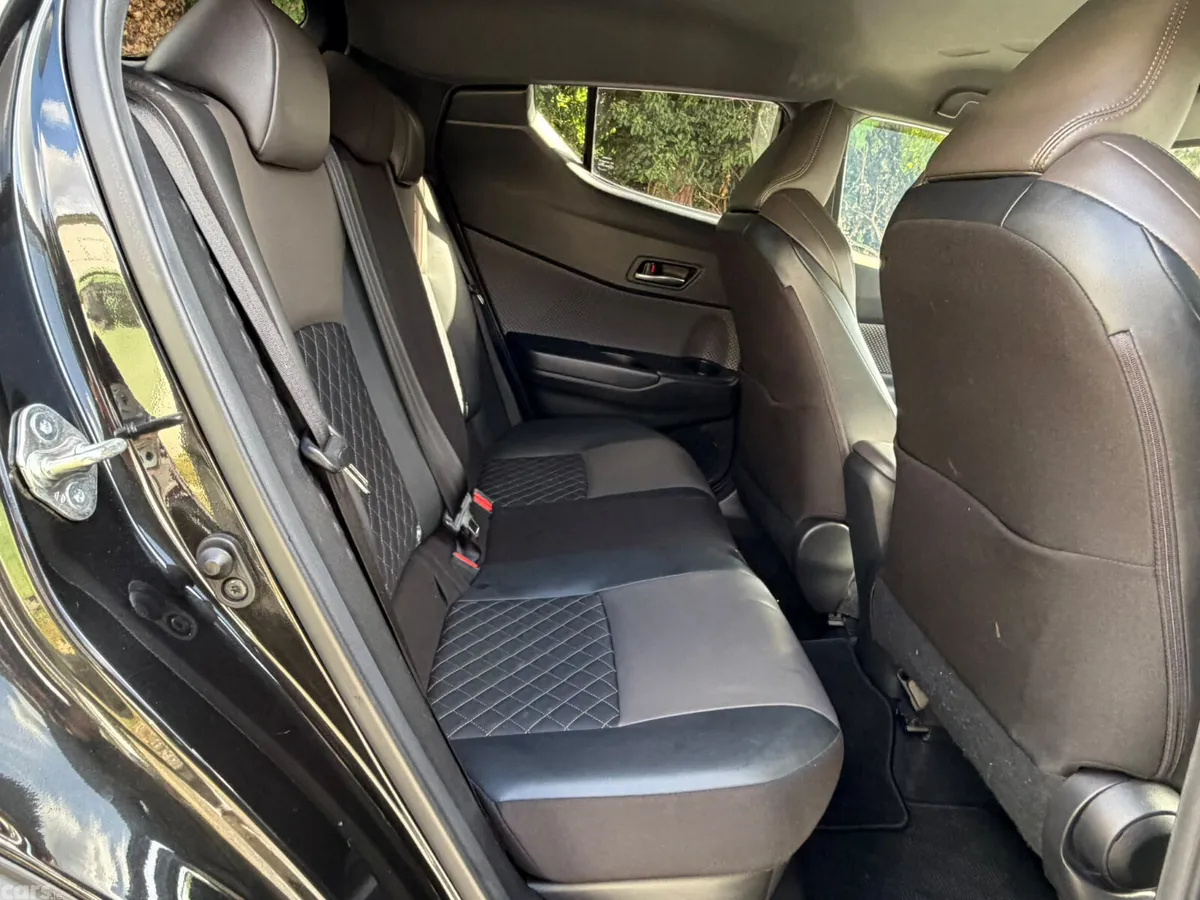 Toyota C-HR SUV, Petrol Hybrid, 2021, Black