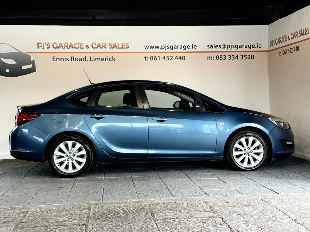 Opel Astra Saloon, Diesel, 2014, Blue