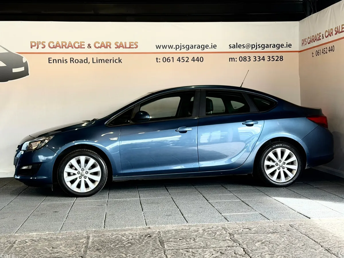 Opel Astra Saloon, Diesel, 2014, Blue
