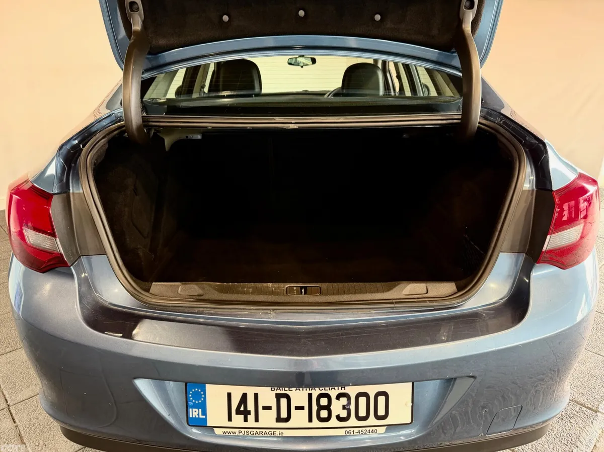 Opel Astra Saloon, Diesel, 2014, Blue