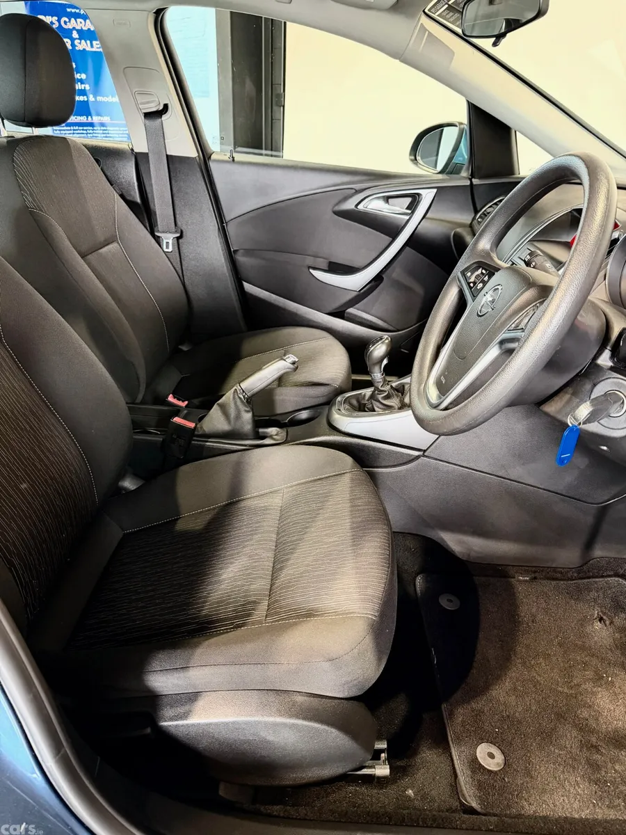 Opel Astra Saloon, Diesel, 2014, Blue
