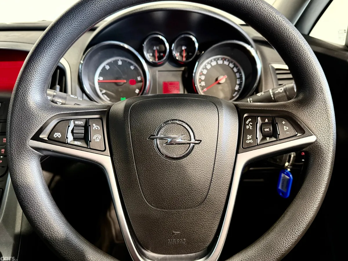Opel Astra Saloon, Diesel, 2014, Blue