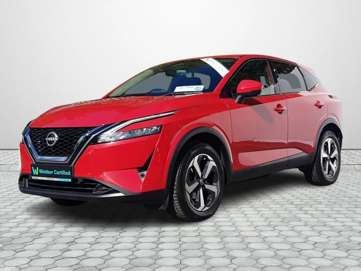 Nissan Qashqai MPV, Petrol, 2023, Red