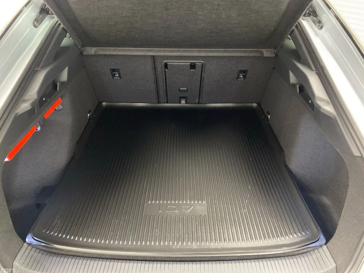 Volkswagen ID.7 Hatchback, Electric, 2025, Grey