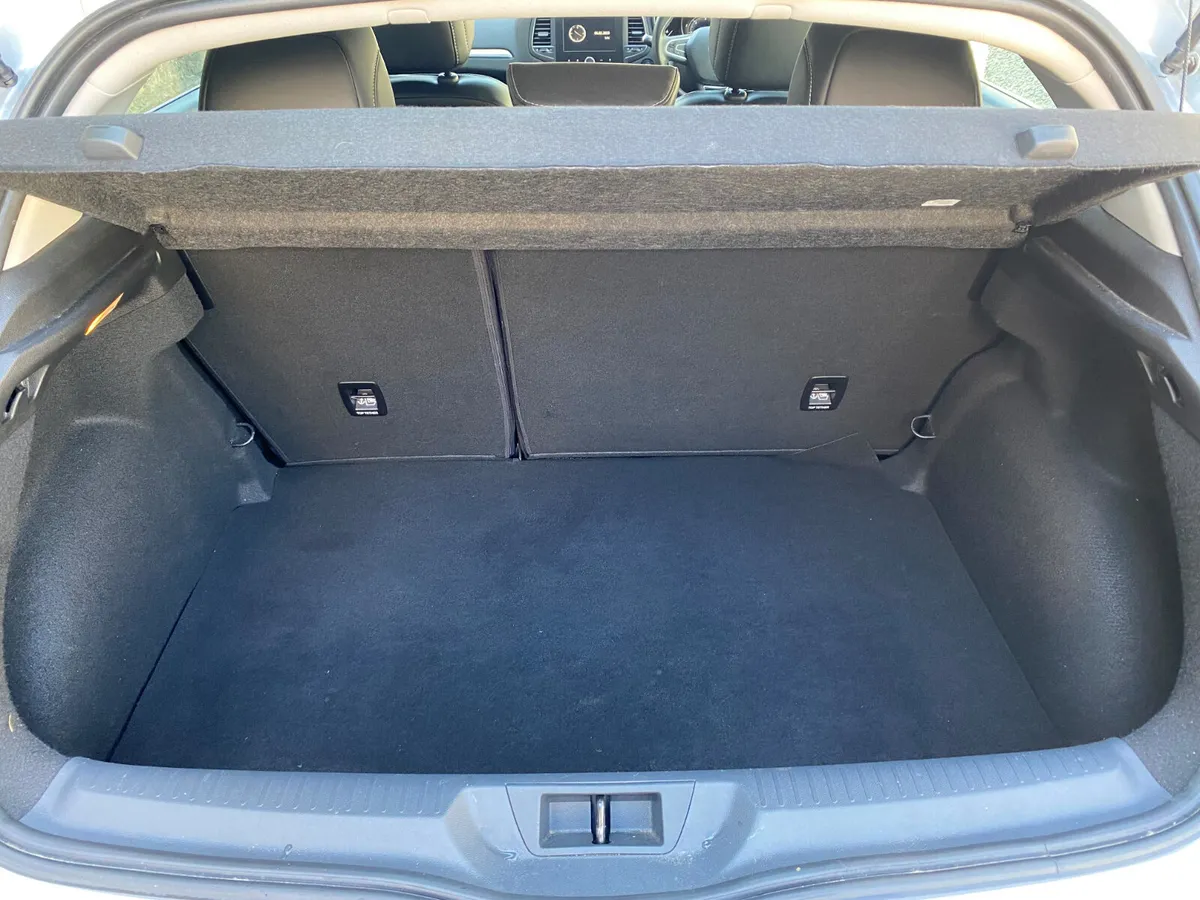 Renault Megane Hatchback, Diesel, 2017, Silver
