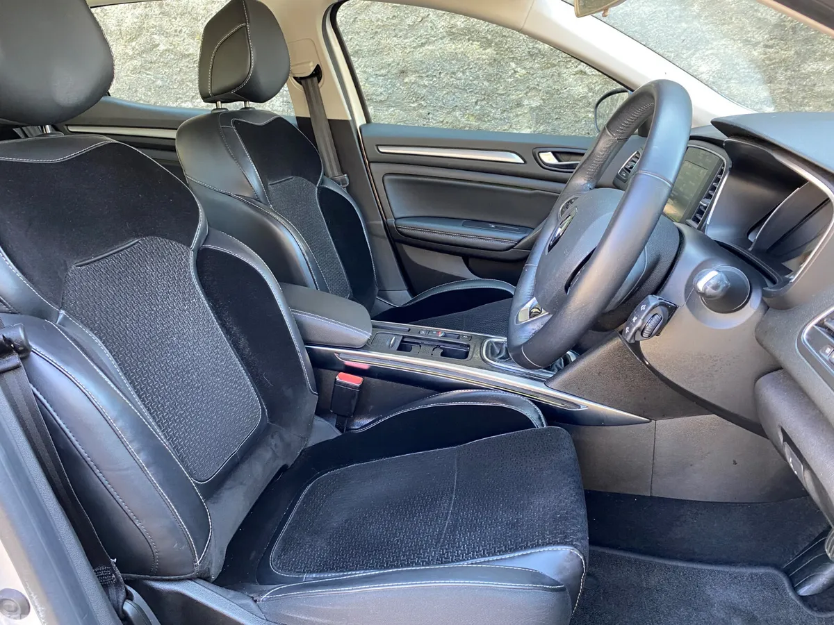 Renault Megane Hatchback, Diesel, 2017, Silver