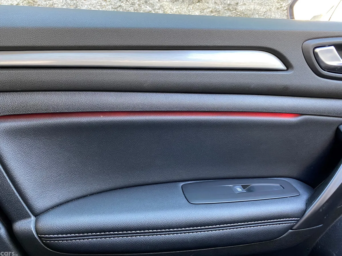 Renault Megane Hatchback, Diesel, 2017, Silver