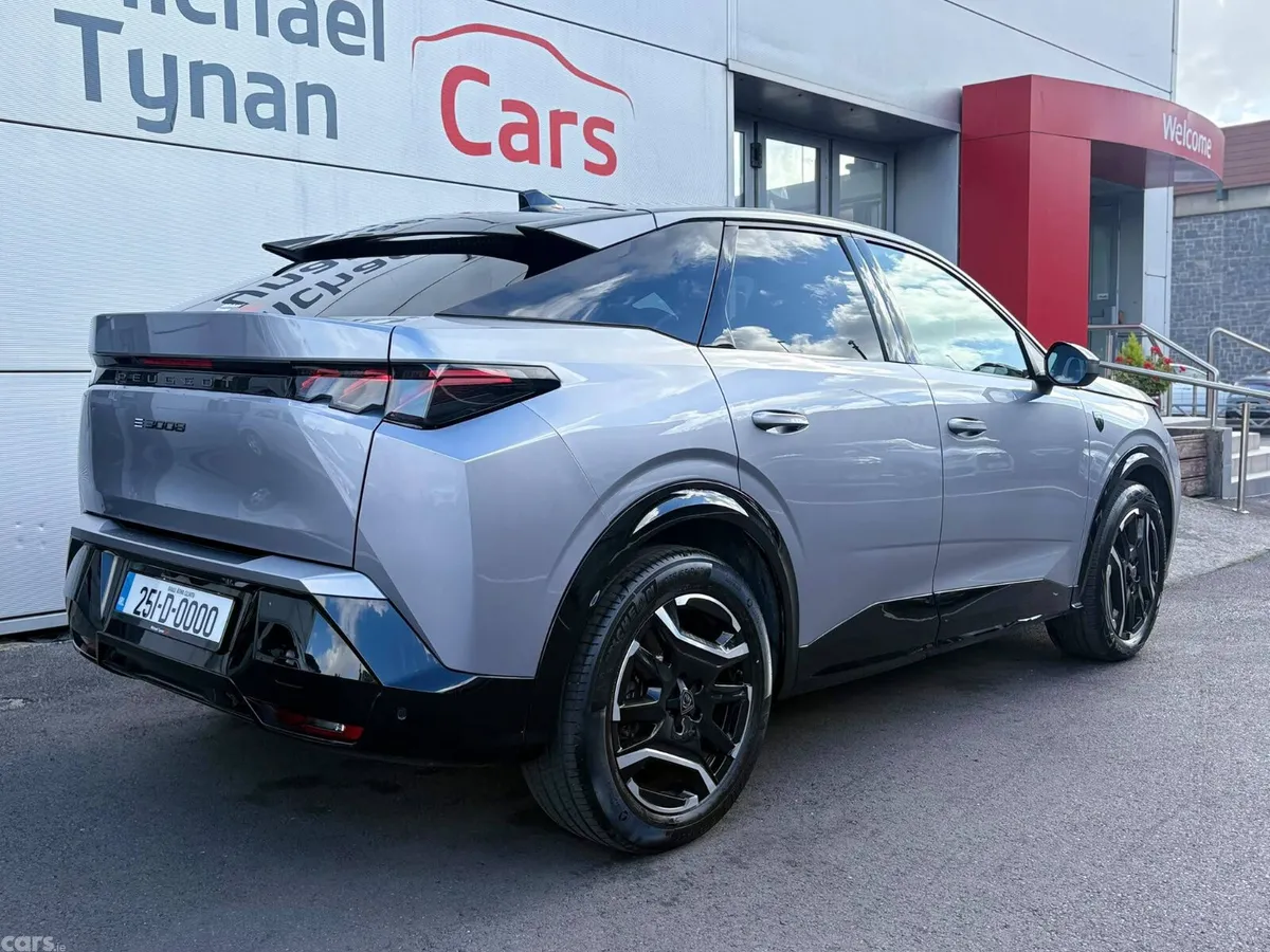 Peugeot 3008 SUV, Electric, 2025, Grey