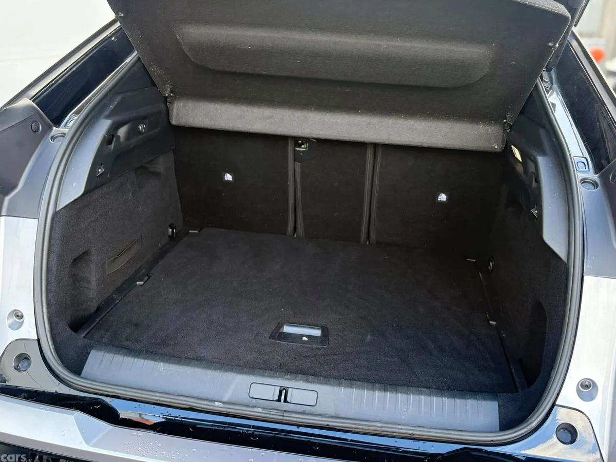 Peugeot 3008 SUV, Electric, 2025, Grey