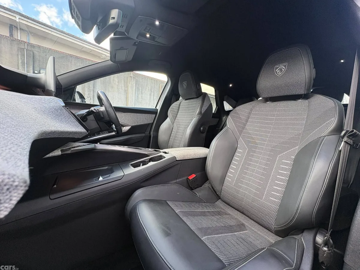 Peugeot 3008 SUV, Electric, 2025, Grey