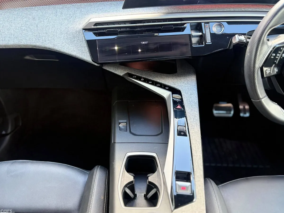 Peugeot 3008 SUV, Electric, 2025, Grey