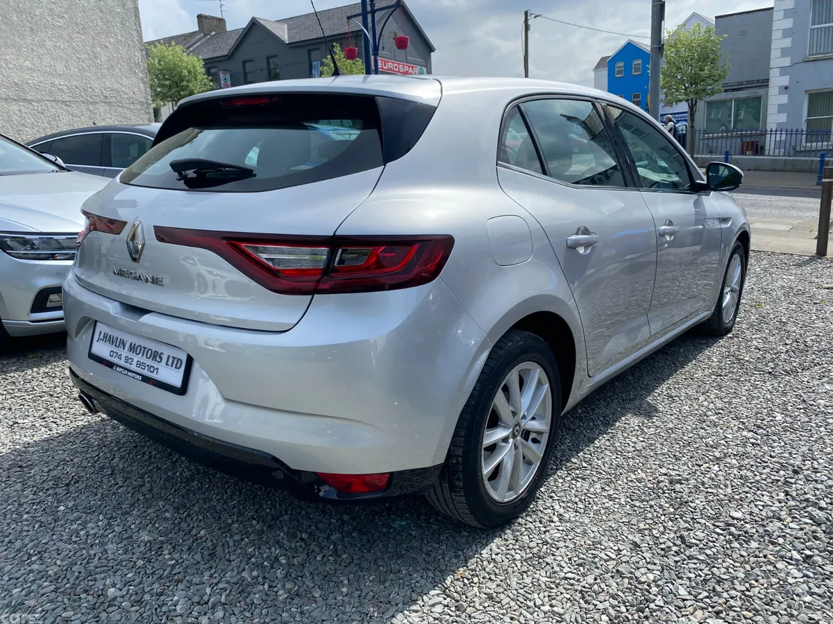 Renault Megane Hatchback, Diesel, 2017, Silver