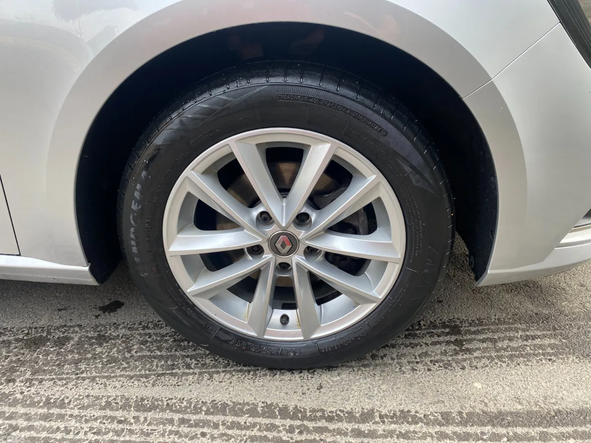 Renault Megane Hatchback, Diesel, 2017, Silver