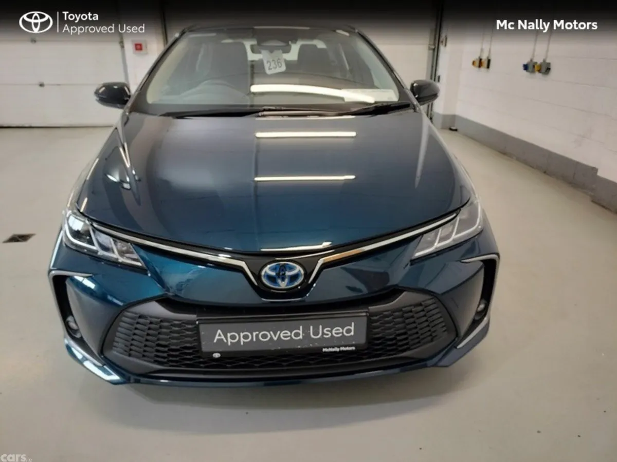 Toyota Corolla Saloon, Petrol Hybrid, 2025, Blue