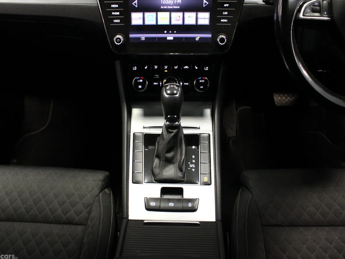 Skoda Superb Saloon, Diesel, 2021, Grey