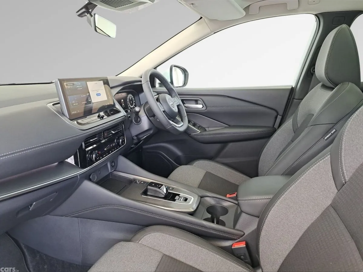 Nissan Qashqai SUV, Petrol Hybrid, 2026, White