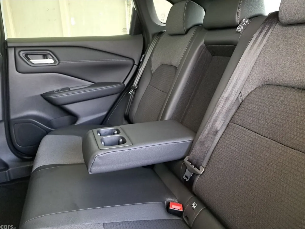 Nissan Qashqai SUV, Petrol Hybrid, 2026, White