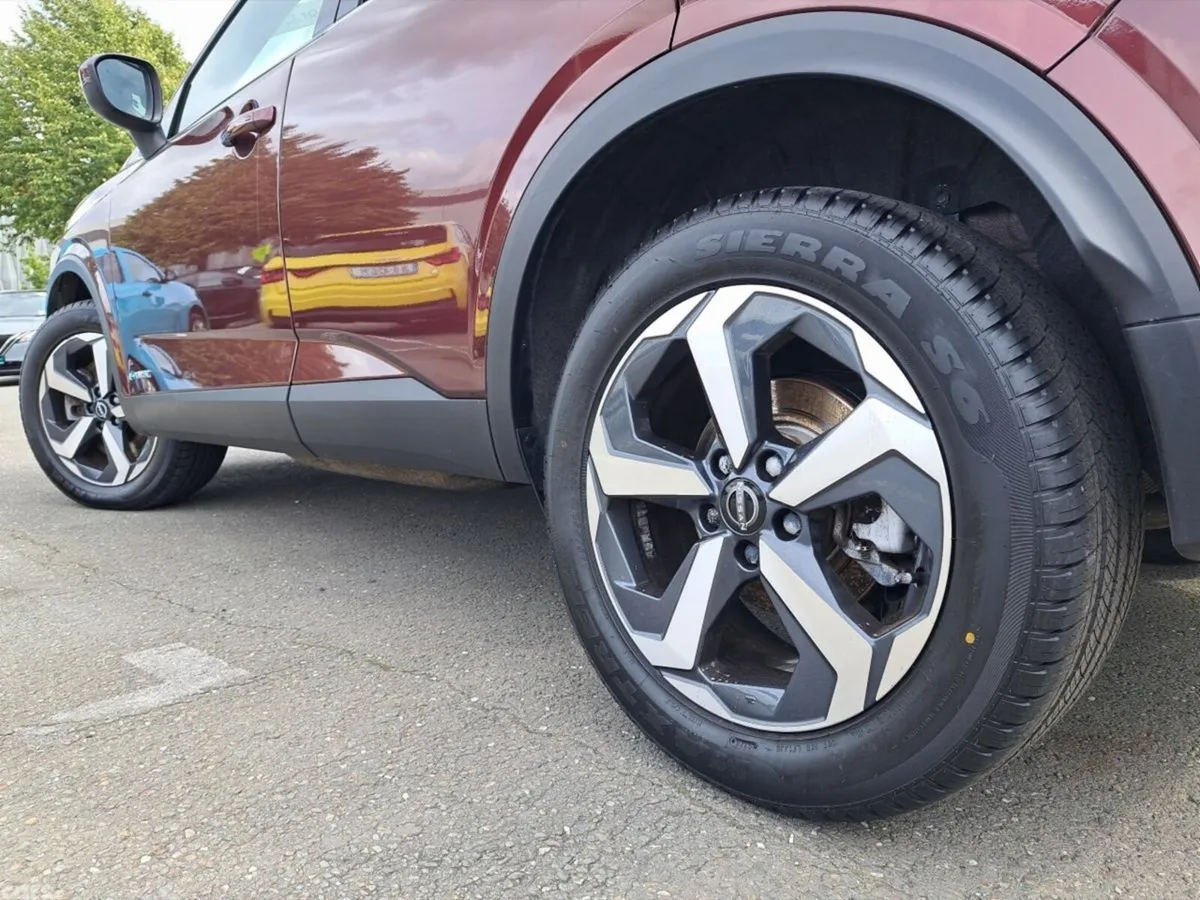 Nissan Qashqai SUV, Petrol Hybrid, 2024, Red