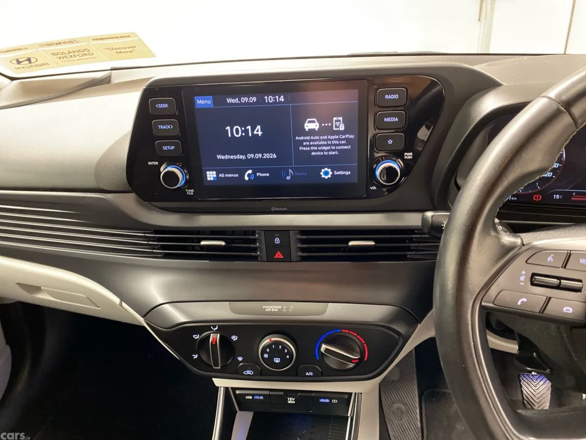 Hyundai i20 Hatchback, Petrol, 2022, Red