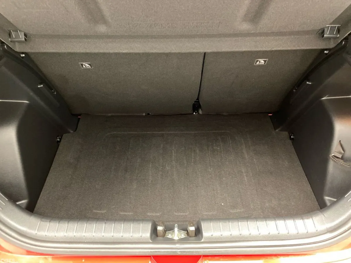Hyundai i20 Hatchback, Petrol, 2022, Red