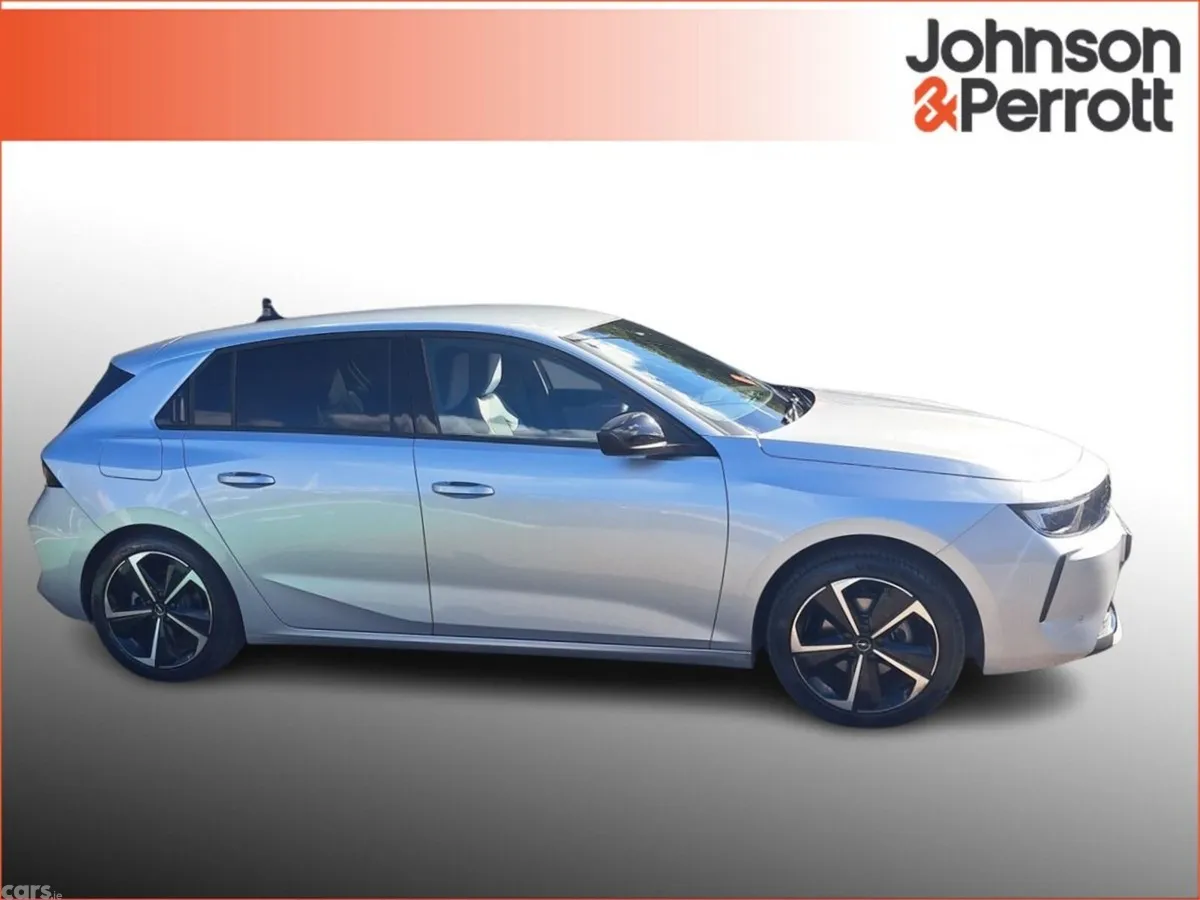 Opel Astra Hatchback, Petrol, 2025, Grey