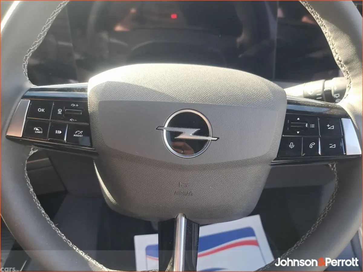 Opel Astra Hatchback, Petrol, 2025, Grey