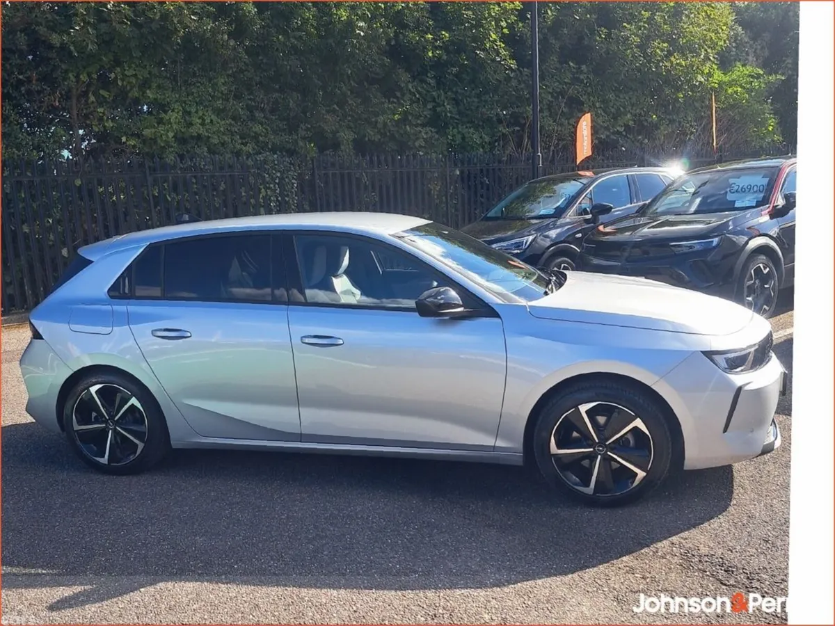 Opel Astra Hatchback, Petrol, 2025, Grey