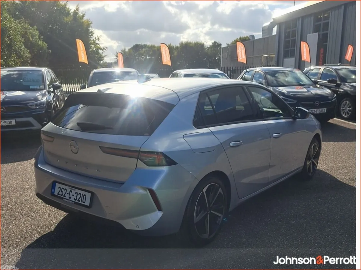 Opel Astra Hatchback, Petrol, 2025, Grey