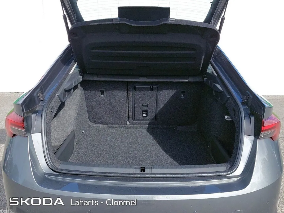 Skoda Octavia Saloon, Petrol, 2026, Grey