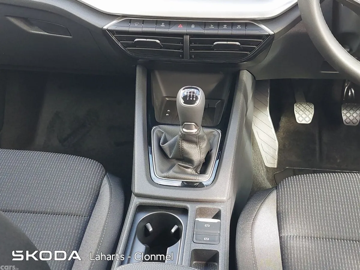 Skoda Octavia Saloon, Petrol, 2026, Grey