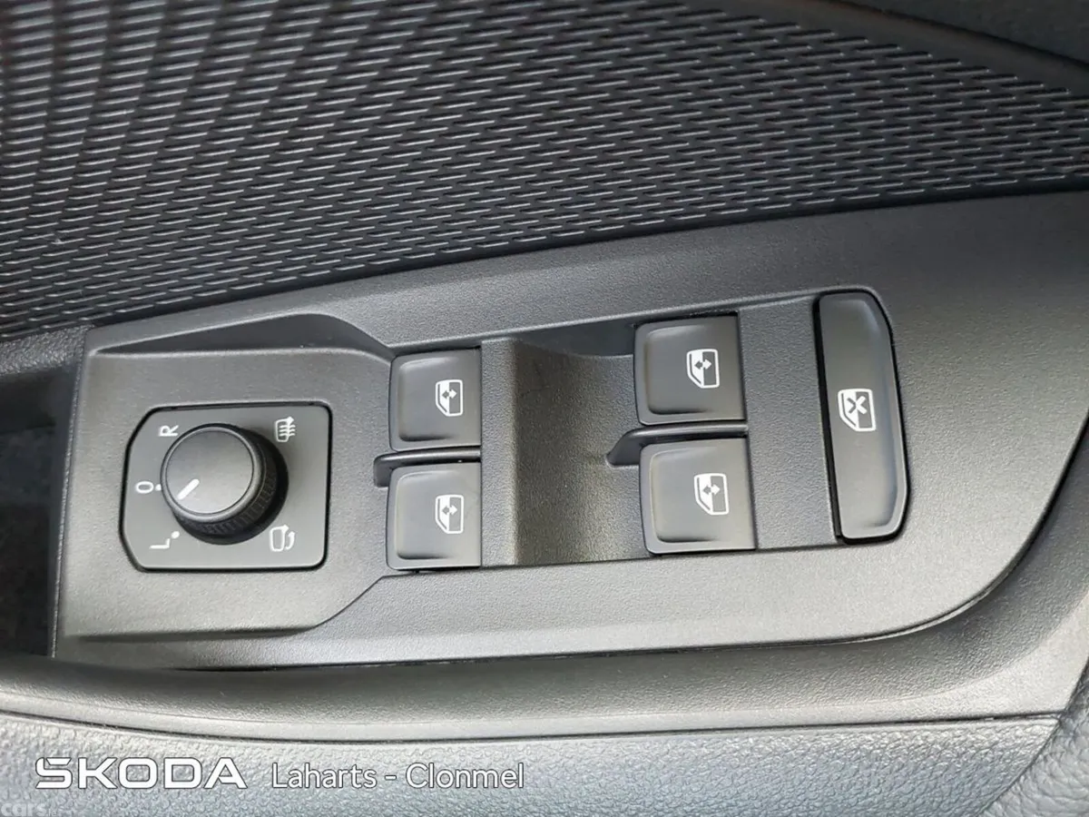 Skoda Octavia Saloon, Petrol, 2026, Grey