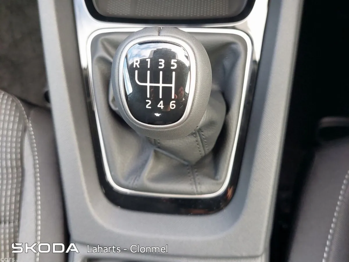 Skoda Octavia Saloon, Petrol, 2026, Grey
