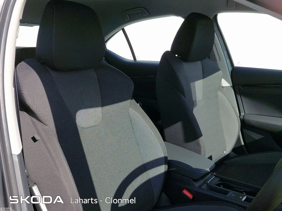 Skoda Octavia Saloon, Petrol, 2026, Grey