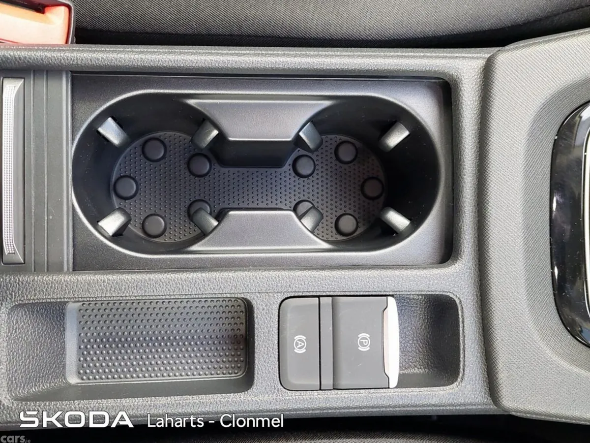 Skoda Octavia Saloon, Petrol, 2026, Grey
