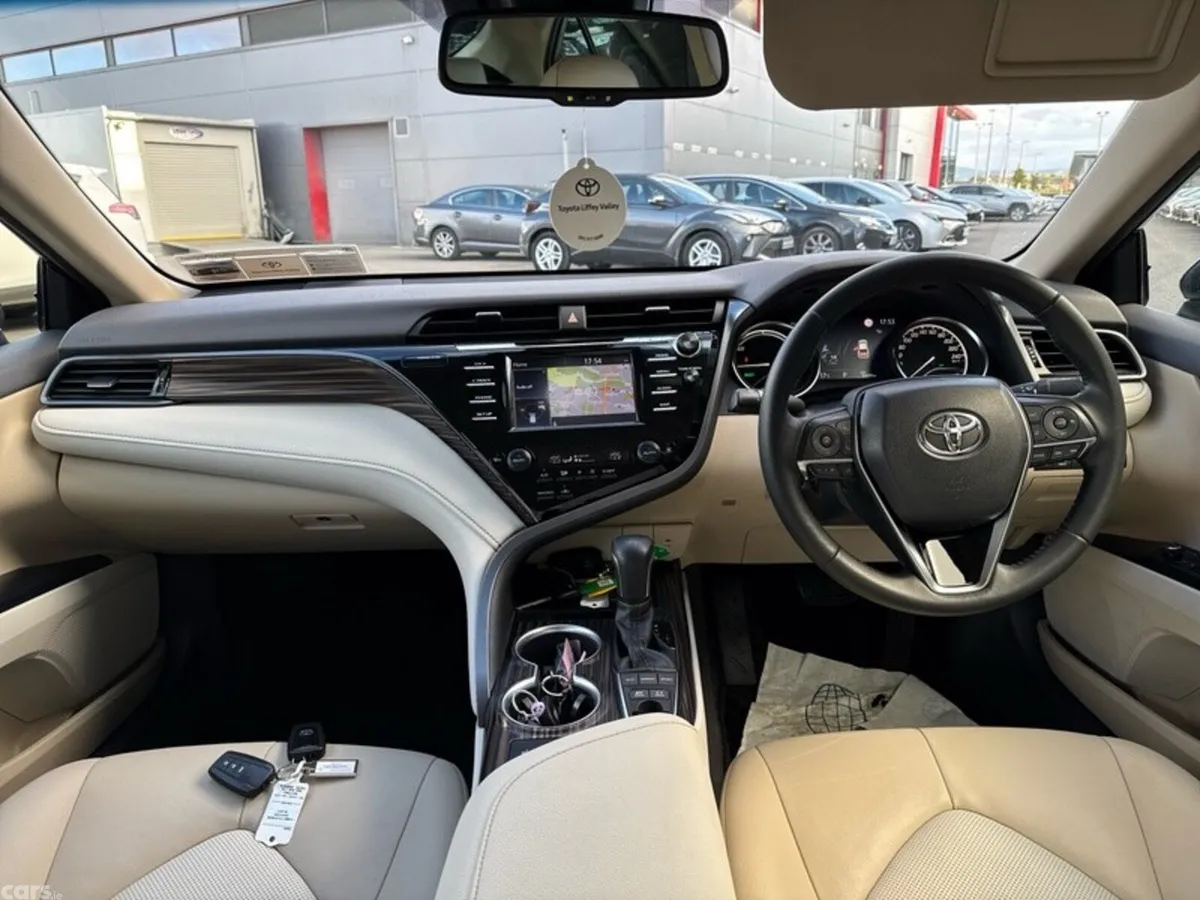 Toyota Camry Saloon, Petrol Hybrid, 2020, Black