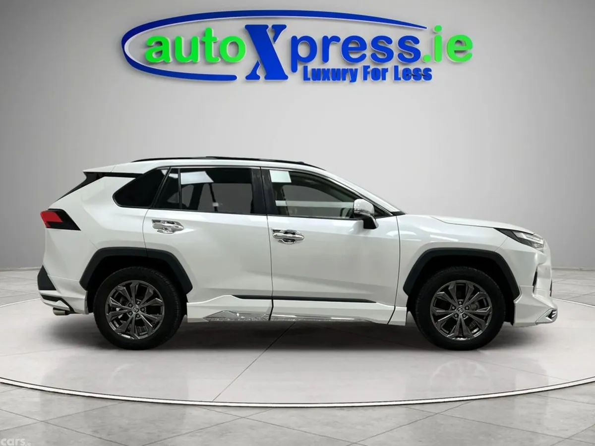 Toyota RAV4 SUV, Petrol Hybrid, 2022, White
