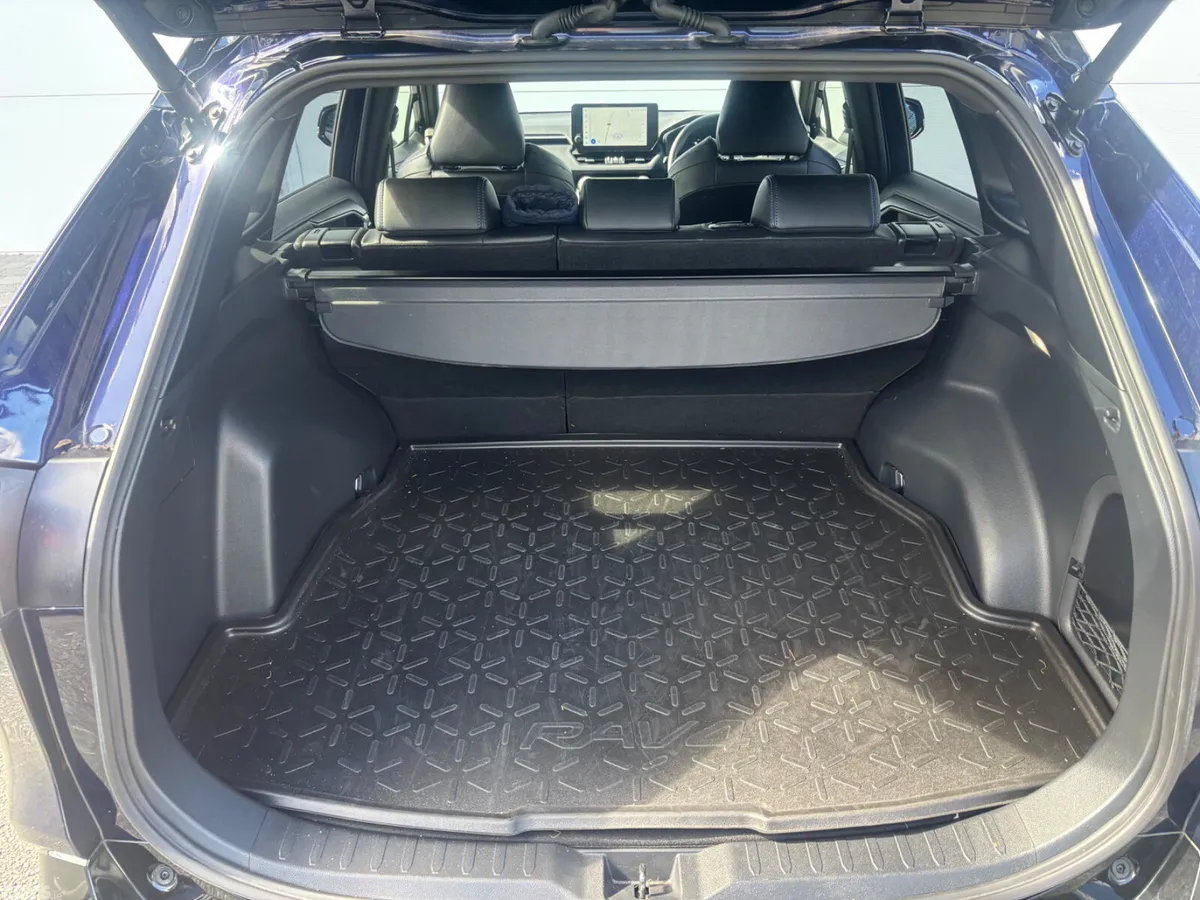 Toyota RAV4 SUV, Petrol Hybrid, 2024, Blue