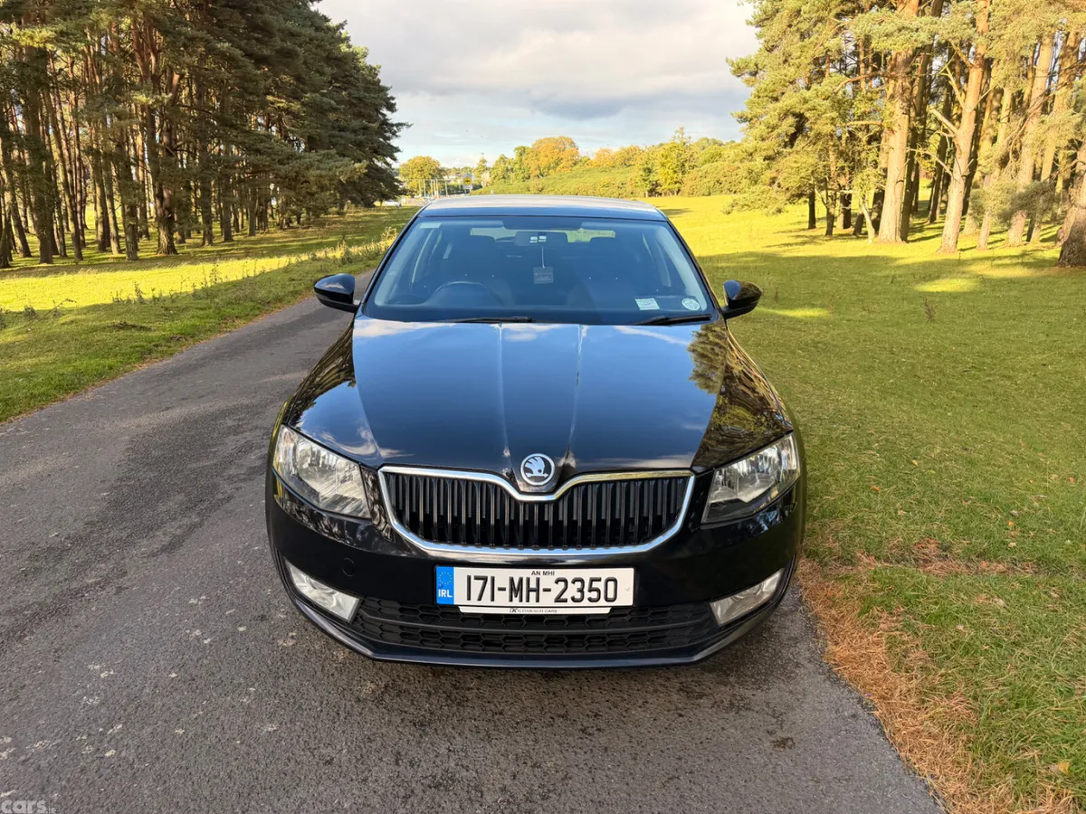 Skoda Octavia Saloon, Diesel, 2017, Black
