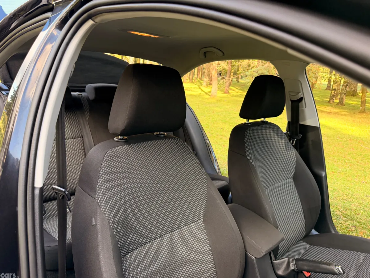 Skoda Octavia Saloon, Diesel, 2017, Black