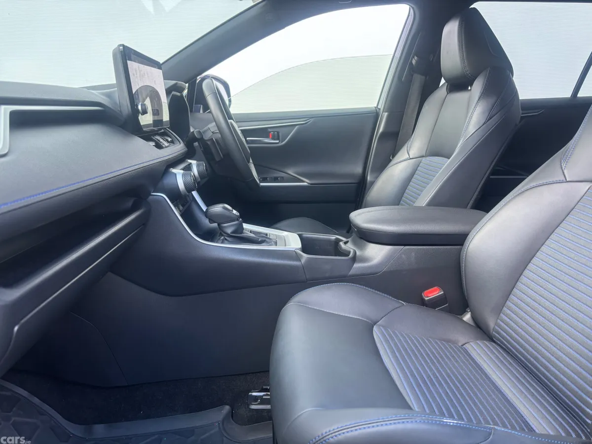 Toyota RAV4 SUV, Petrol Hybrid, 2024, Blue