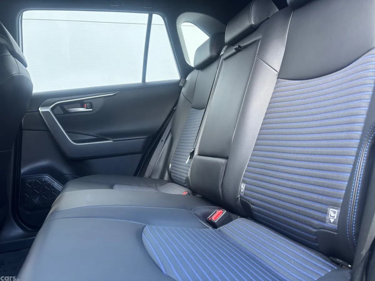 Toyota RAV4 SUV, Petrol Hybrid, 2024, Blue