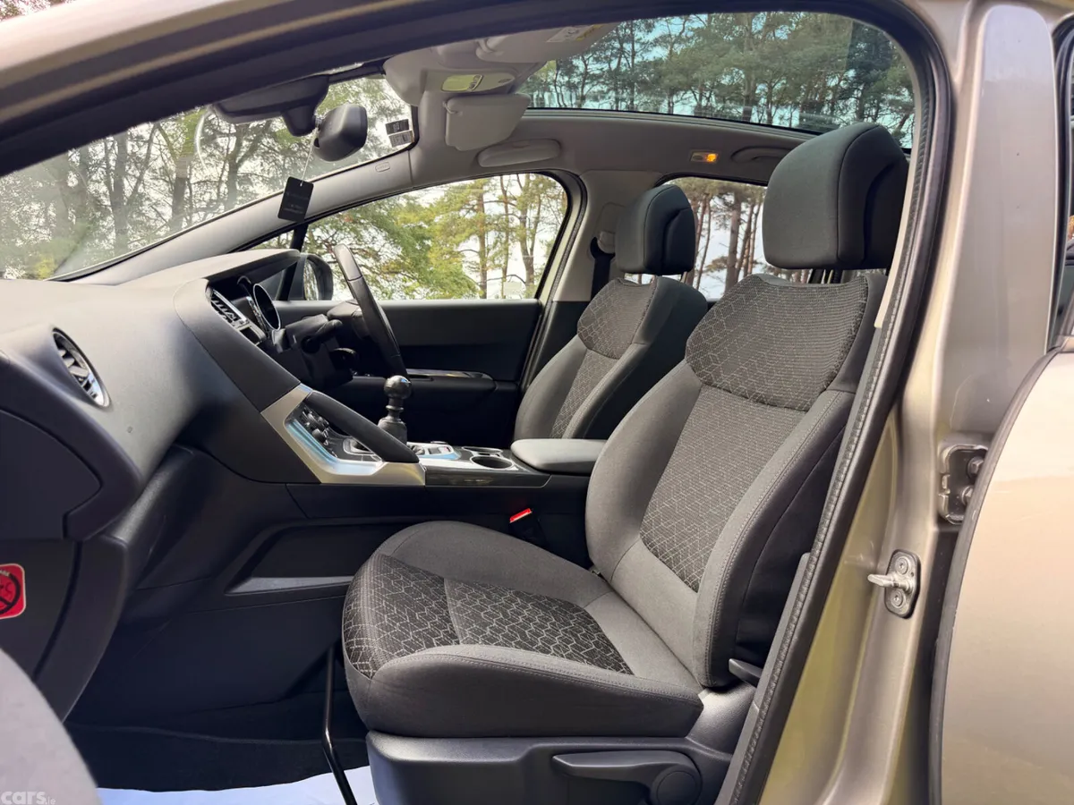 Peugeot 3008 SUV, Petrol, 2016, Grey