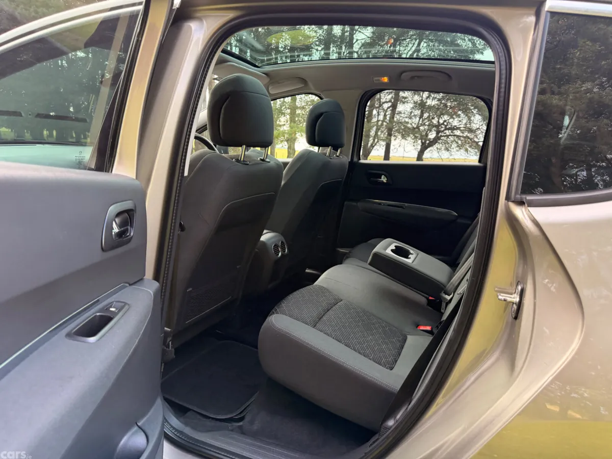 Peugeot 3008 SUV, Petrol, 2016, Grey