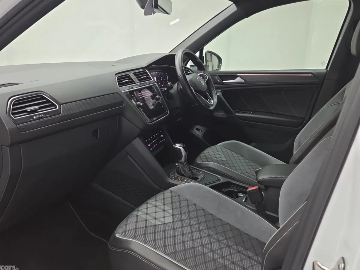 Volkswagen Tiguan SUV, Petrol Hybrid, 2024, White