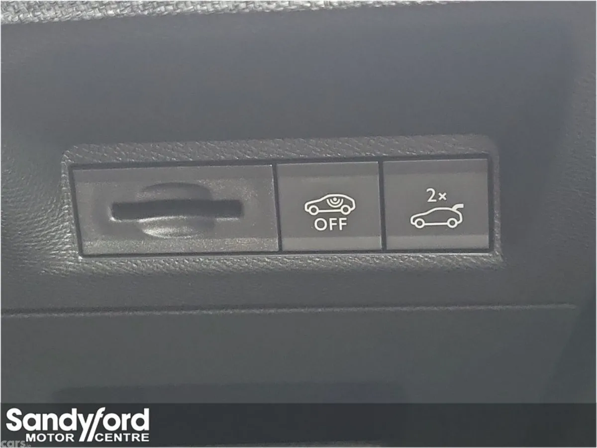 Peugeot 3008 SUV, Electric, 2026, Grey