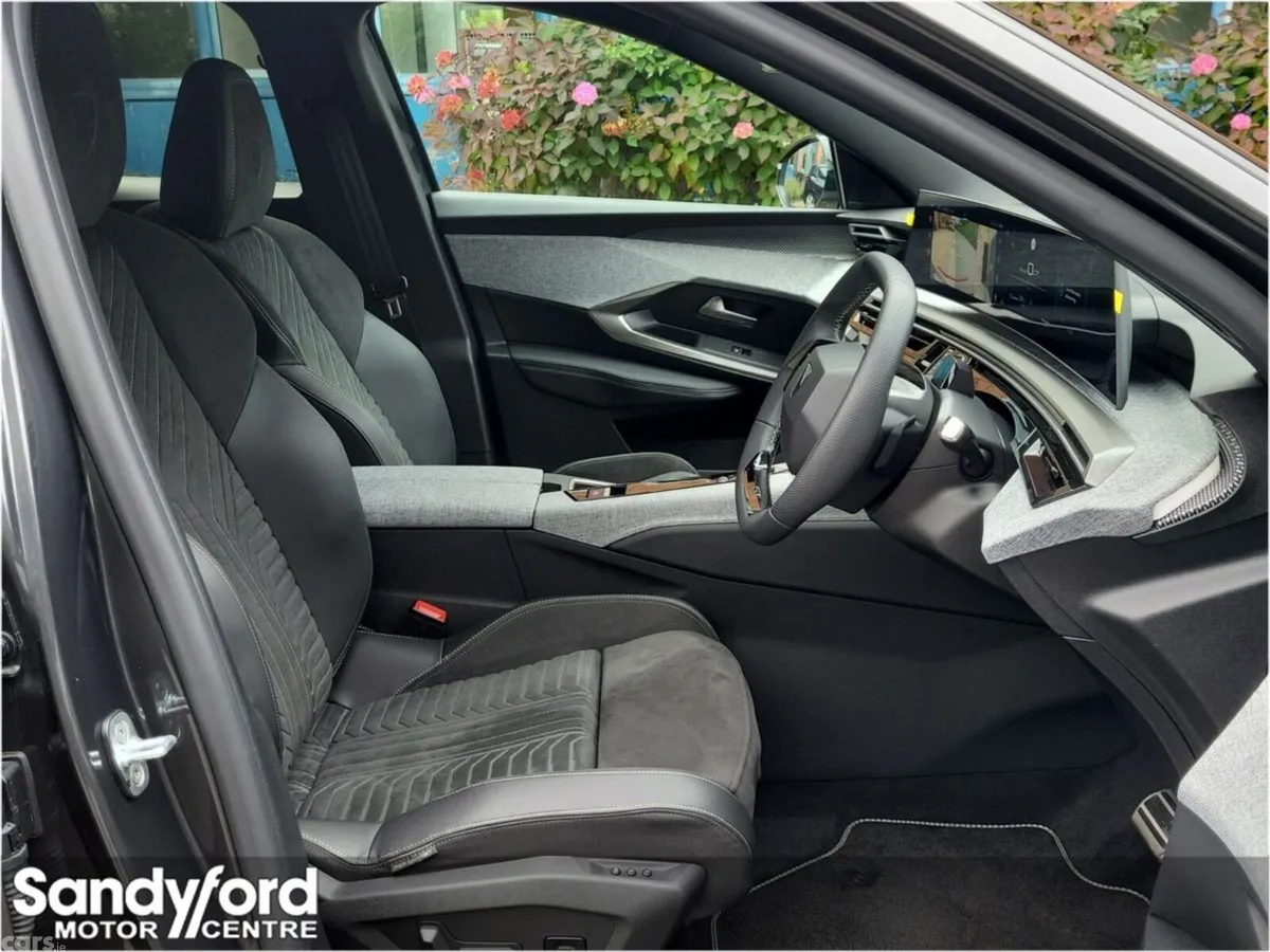 Peugeot 3008 SUV, Electric, 2026, Grey