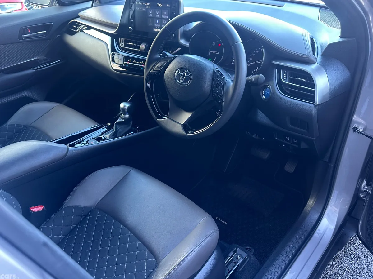 Toyota C-HR SUV, Petrol Hybrid, 2020, Grey