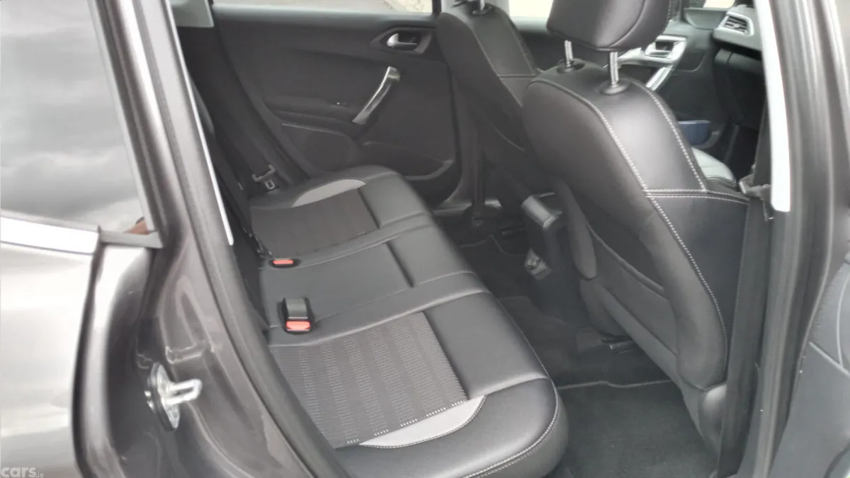 Peugeot 2008 Estate, Diesel, 2017, Grey